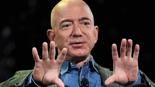 Le milliardaire Jeff Bezos a effectué son premier vol spatial 